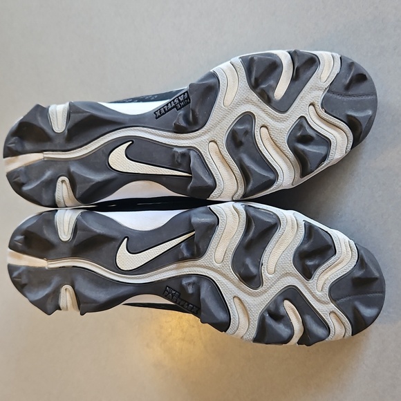 Nike Baseball Cleats - Picture 11 of 12